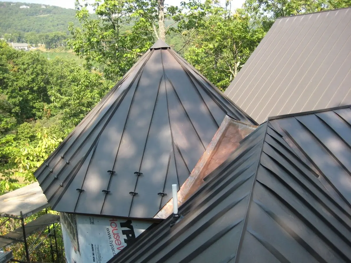 Professional Gutter Cleaning by Craftsman Roofing in Schoeneck